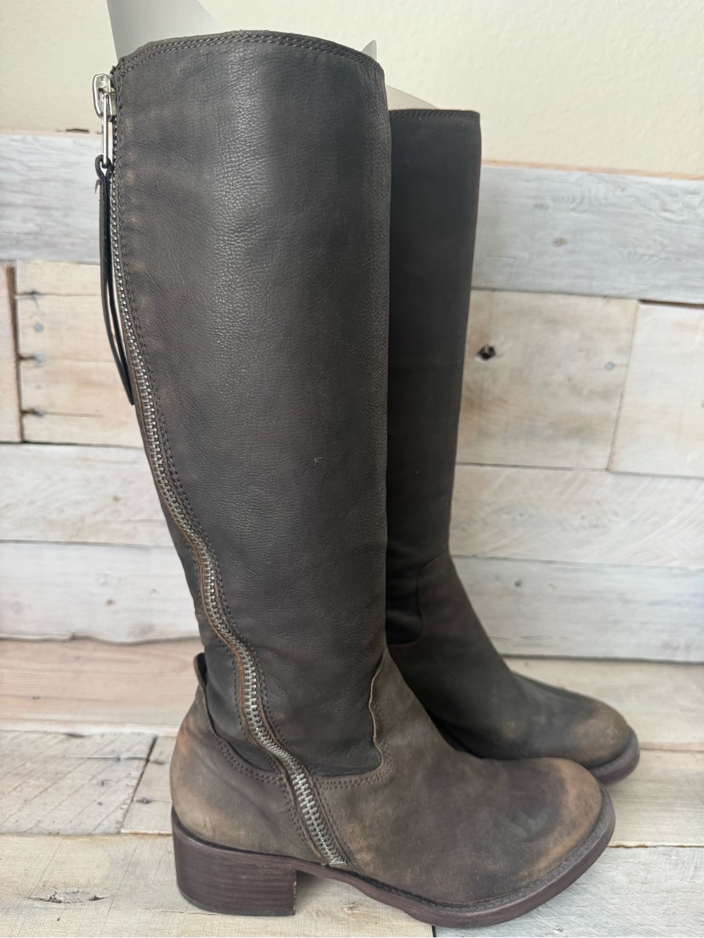 Lucky Brand Tall Distressed Leather Brown Leather Zipper Riding Boots Women’s 8